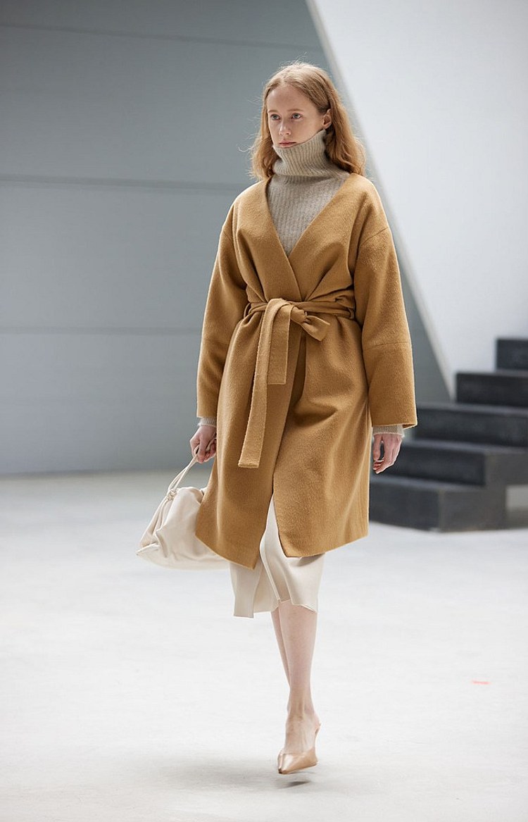 OUI MAIS NON(위메농) Wool alpaca minimal robe-coat | 신세계V