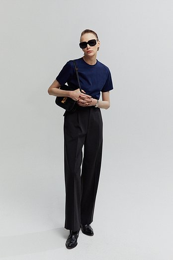 L`H.A.S [DE BASE] GENDERLESS RELAX-RISED BACK TAP PANTS_CHARCOAL GRAY | 신세계V