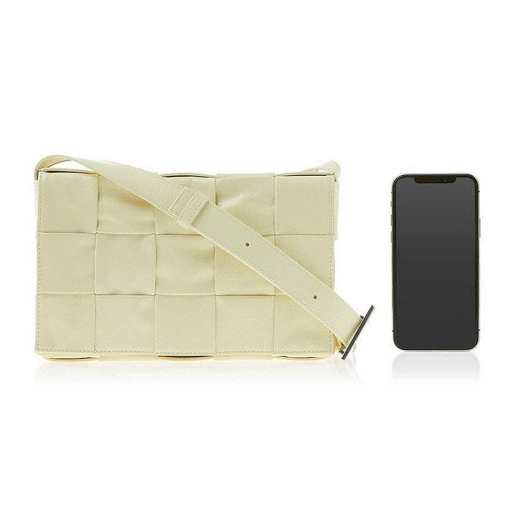BOTTEGA VENETA(보테가베네타) [보테가베네타] 카세트 백 667298 VCQ71 7407 | 신세계V