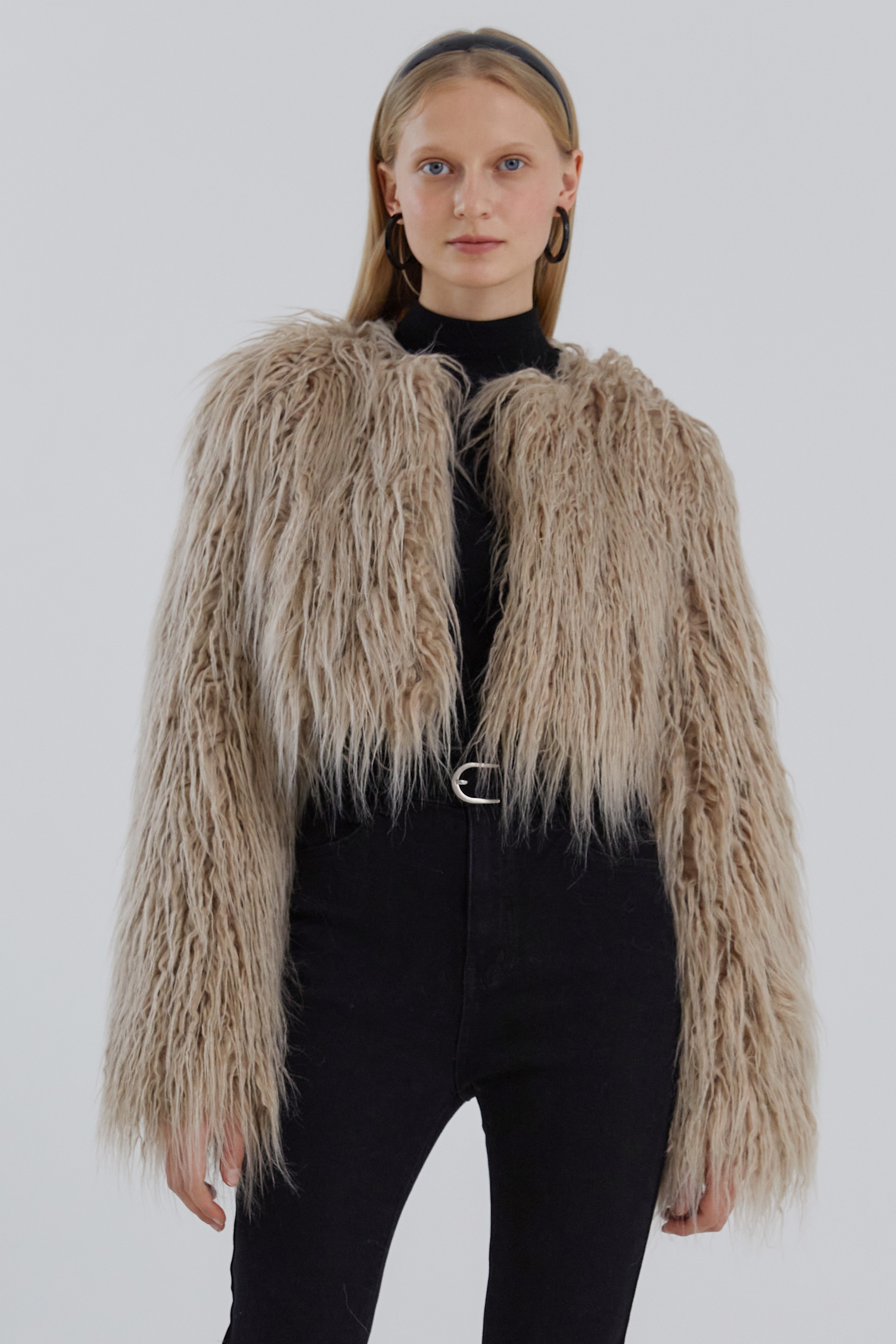 ★MOLLIOLLI★ GLORY SHORT crop fur jacket [white pepper] GLORY SHORT crop fur jacket [beige] - molliolli | 60