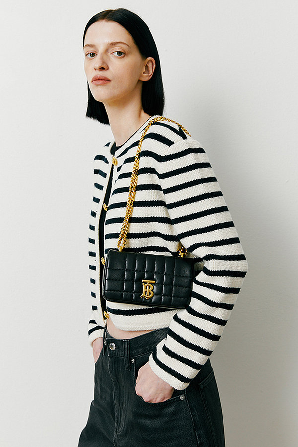 귀한 자리를더욱 더 빛내줄