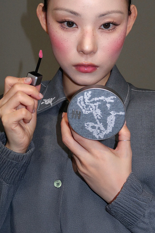 헤라 X 마크공틀을 벗어난 아름다움