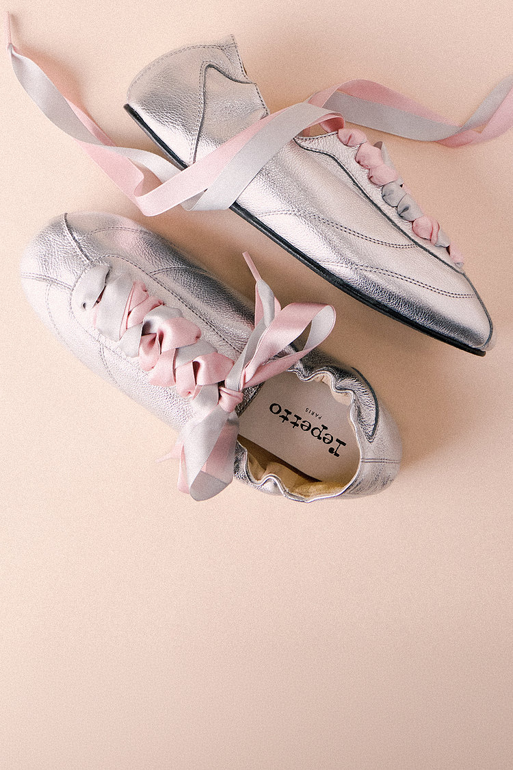 춤을 추는 듯우아한\n발걸음을