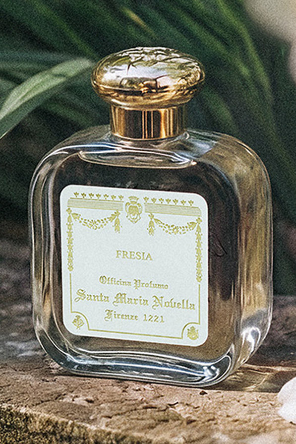 EAU DE \nCOLOGNE