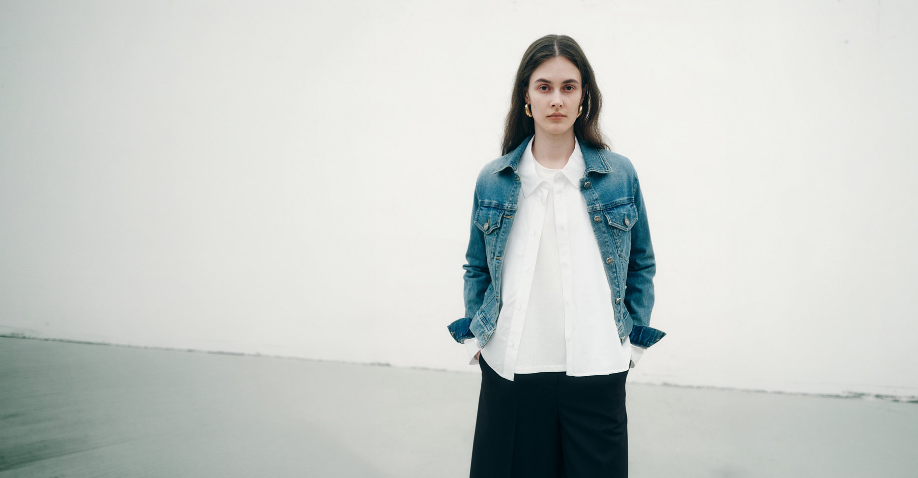 한발 먼저 만나는\n지컷의 여름 무드