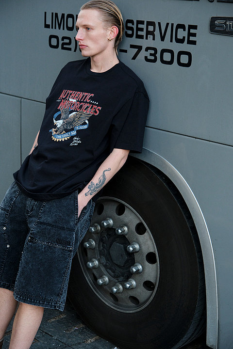 T-SHIRT