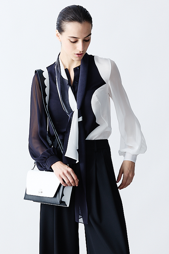 BLOUSE