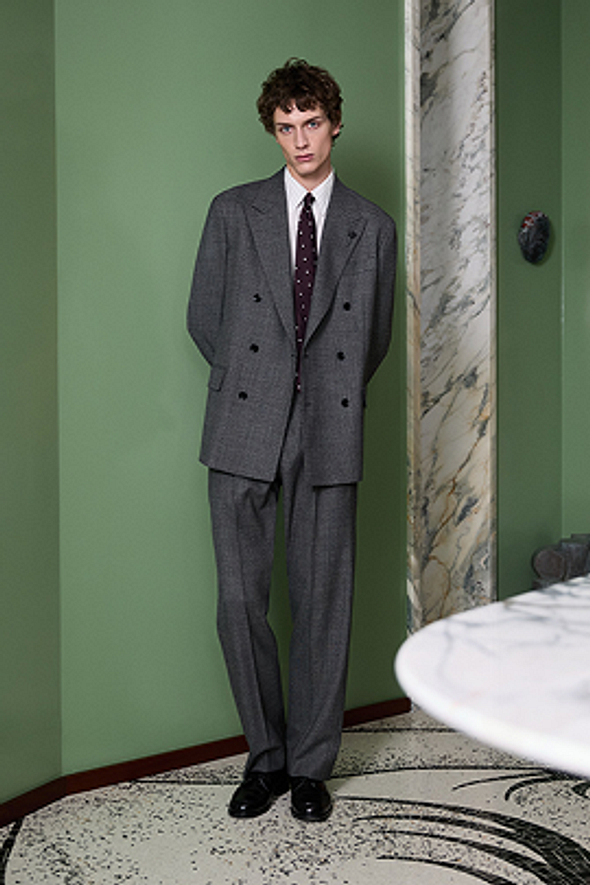 SUIT