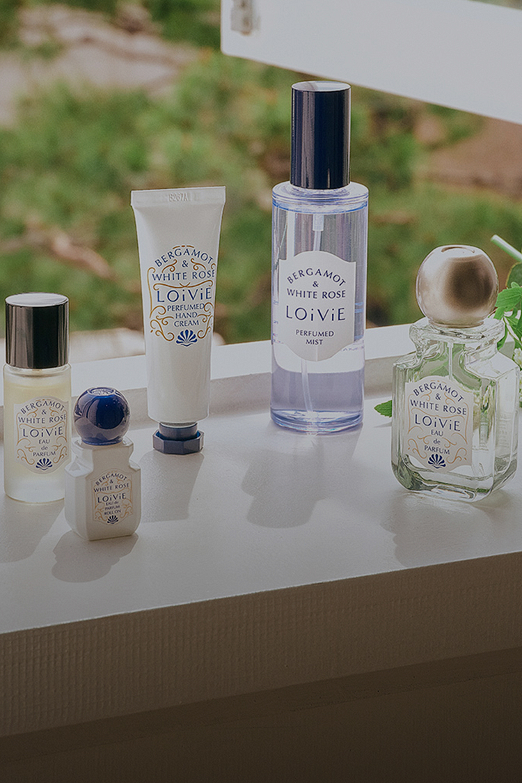 STEP IN TO A LOiViE