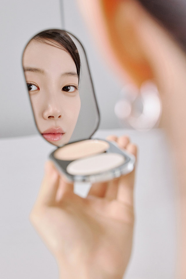 블랙 퍼펙션 블러 핏\n파우더 파운데이션