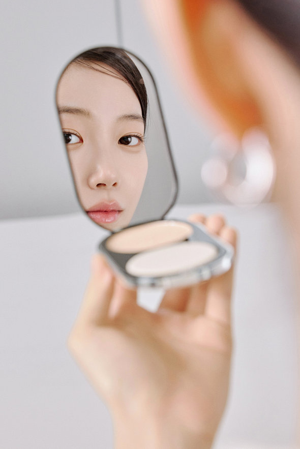 블랙 퍼펙션 블러 핏\n파우더 파운데이션