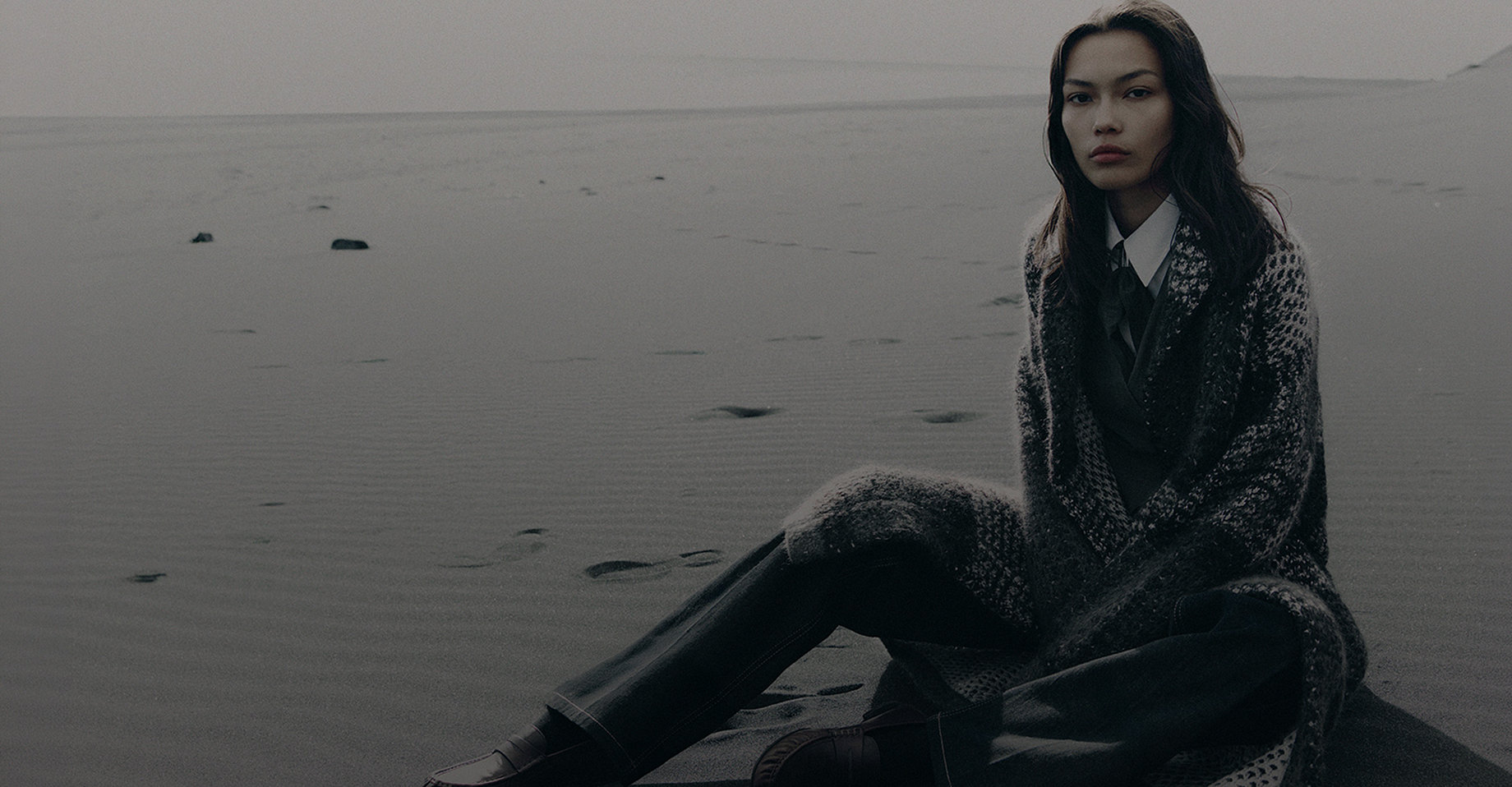 DAZZLING TARTAN\nKNITWEAR