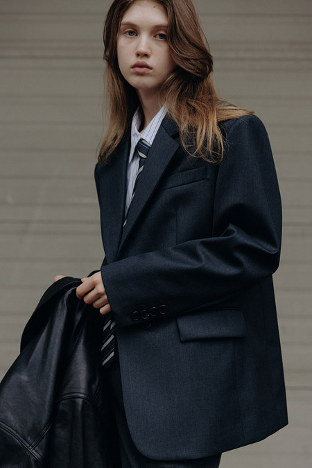 DUNST ESSENTIAL 2 BUTTON WOOL BLAZER CHARCOAL GREY_UDJA5C202G2 | 신세계V