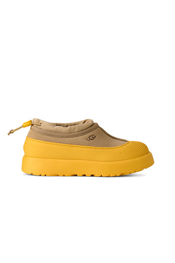 UGG [KIDS] 스웨이드 로고 엠보싱 슬리퍼 (타스만 웨더 하이브리드) | 신세계V