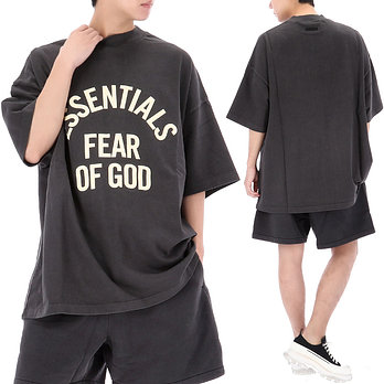 FEAR OF GOD [피어오브갓] 에센셜 캠퍼스 90s 반팔 티셔츠 125SP262001F FADEDBLACK | 신세계V