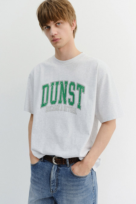 DUNST UNISEX VINTAGE ARCH LOGO T-SHIRT LIGHT MELANGE GREY_M_UDTS6B145G1 | 신세계V