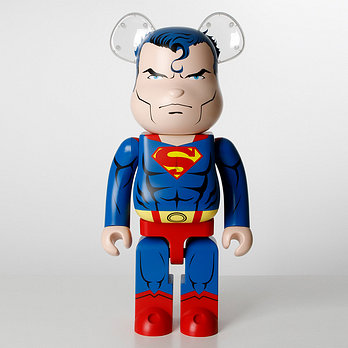 KINKIROBOT 킨키로봇 1000% 베어브릭 슈퍼맨 (배트맨 허쉬 버전) | 신세계V