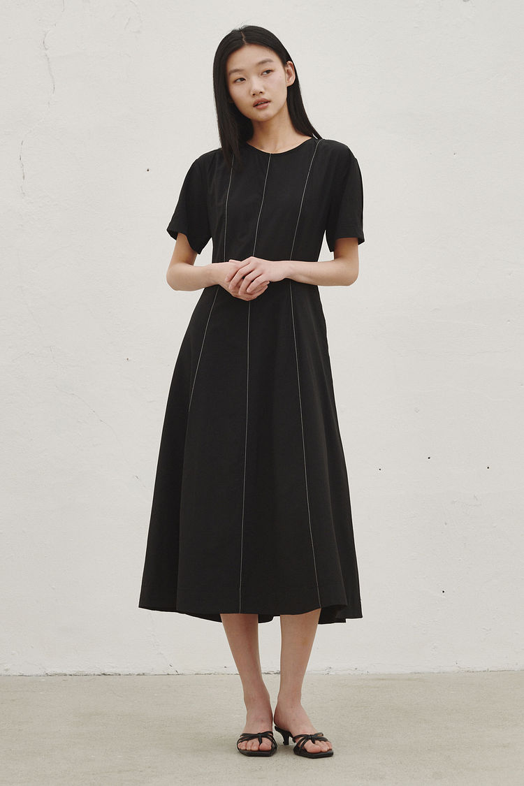 NOUVE(누브) 스티치 플레어 드레스 - 블랙 / Stitch Flare Dress - Black | 신세계V