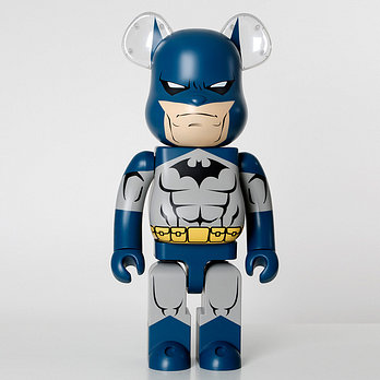 KINKIROBOT 킨키로봇 1000% 베어브릭 배트맨 허쉬버전 (2207015) | 신세계V
