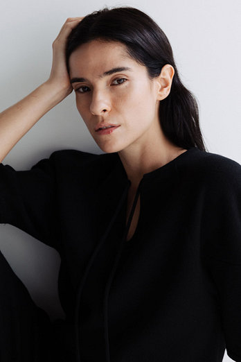 Mare di Mari [Wool 100%] Jacquard Volume Sleeve Pullover - Black | 신세계V
