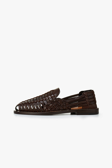 BRUNELLO CUCINELLI(브루넬로 쿠치넬리) 남성 우븐 카프스킨 로퍼 샌들 | 신세계V
