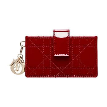 CHRISTIAN DIOR 디올 레이디 5 포켓 카드 홀더 페이턴트 까나쥬 카프스킨 체리 레드 S0074OVRB_M323 50556929 | 신세계V