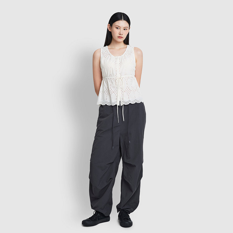 여 아일렛 민소매 블라우스