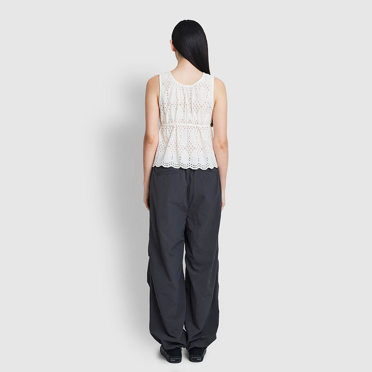 여 아일렛 민소매 블라우스