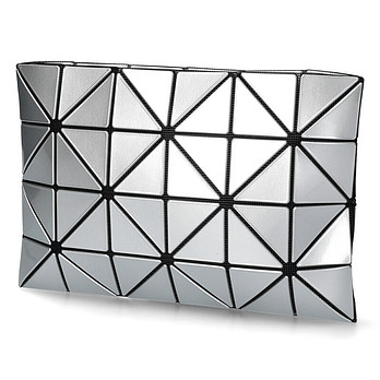 BAO BAO ISSEY MIYAKE 26SS 이세이미야케 바오바오 루센트 클러치백 BB66 AG055 91 50631878 | 신세계V