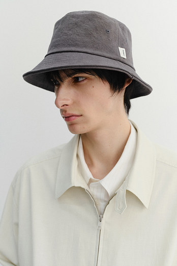 DUNST ADVENTURE BUCKET HAT CHARCOAL GREY_M_UDHE6E102CG | 신세계V
