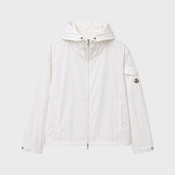 MONCLER SASSIERE 사씨에르 로고 패치 윈드브레이커 후드 자켓 화이트 남성 자켓 1A00155 59876 035 51135652 | 신세계V