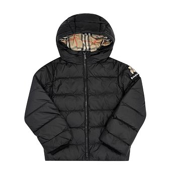 BURBERRY 버버리 8109442 A1189 토마스 베어 로고 패치 후드 남아 아동 패딩 (성인착용가능) | 신세계V