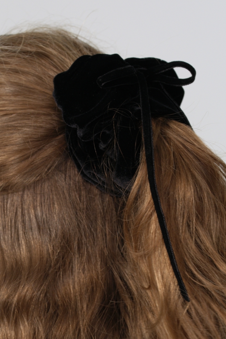 DEPOUND(드파운드) ribbon charm scrunchie (velvet) - black (M