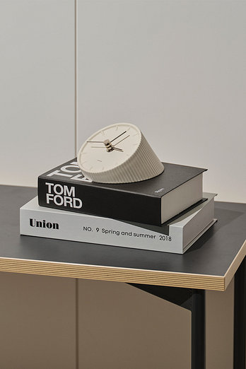 ODENSE 오덴세 시손느 세라믹 탁상시계 | 신세계V