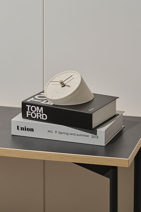 ODENSE 오덴세 시손느 세라믹 탁상시계 | 신세계V