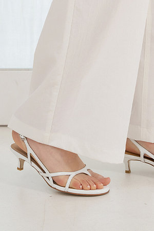 ROIERE(로이에르) Slim Strap Sandal_R26055_white | 신세계V