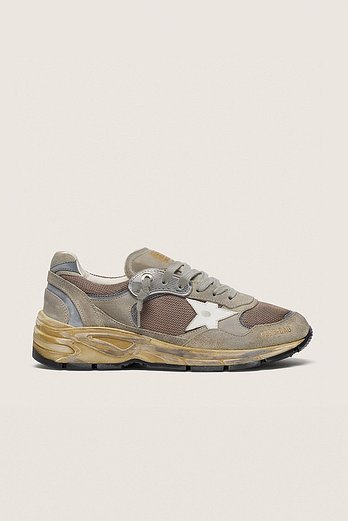 GOLDEN GOOSE KOREA [공식 스토어] 골든구스  여성 러닝 대드 스타 GWF00884 F003271 81751 | 신세계V