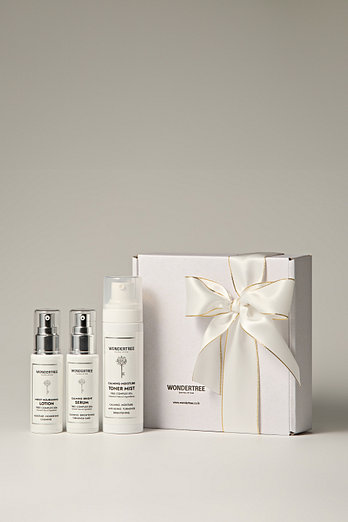 WONDERTREE [민감 피부도 당당한 민낯 광채 & 결 스킨케어 3종] 카밍 모이스처 토너 미스트 100ml + 카밍 브라이트 세럼 50ml + 모이스트 너리싱 로션 50ml | 신세계V