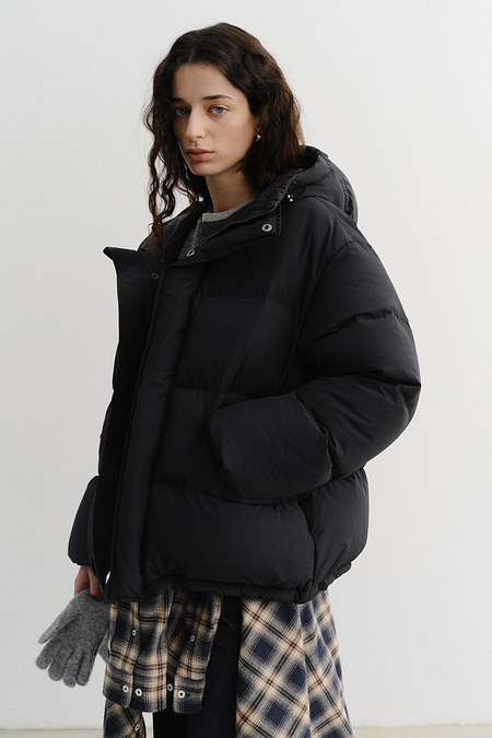 DUNST UNISEX HOODED VOLUME GOOSE DOWN JACKET BLACK_UDJU5D133BK | 신세계V