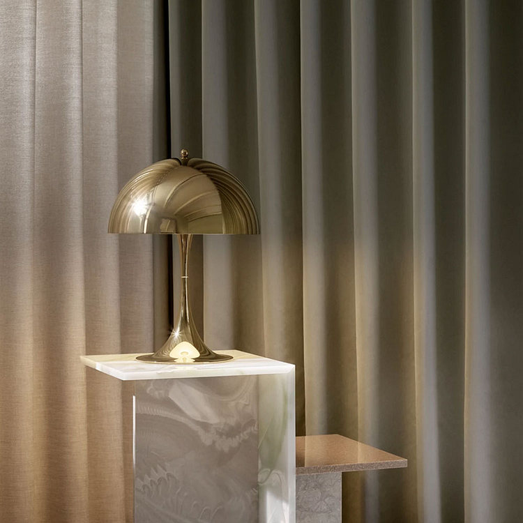 [LOUIS POULSEN] PANTHELLA 320 TABLE
