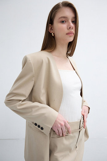 L`H.A.S COLLARLESS V-NECK JACKET_BEIGE | 신세계V