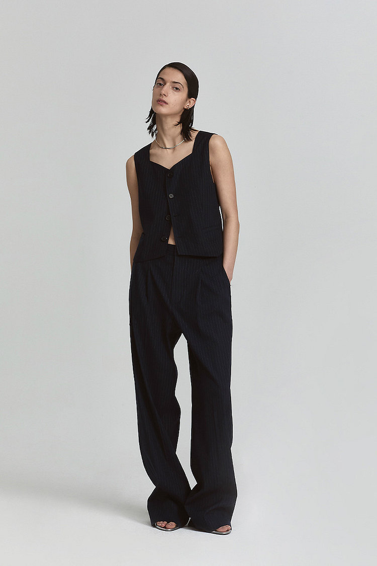 L`H.A.S(르하스) [DE BASE] GENDERLESS LINEN RELAX-RISED BACK TAP PANTS_NAVY ...