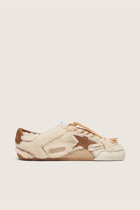 GOLDEN GOOSE KOREA [공식 스토어] 골든구스  여성 트루스타 GWF00922 F007983 15851 | 신세계V
