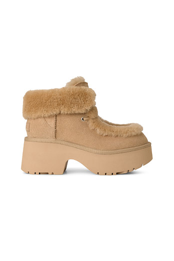 UGG [WOMEN] 스웨이드 양모 트리밍 힐 부츠 (에스미 레이스 업) | 신세계V