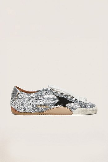 GOLDEN GOOSE KOREA [공식 스토어] 골든구스  여성 트루스타 GWF00922 F007384 70330 | 신세계V