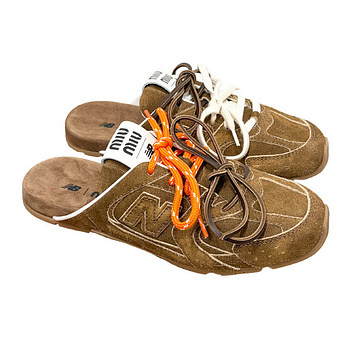 MIU MIU 26SS 미우미우 X 뉴발란스 530 SL 스웨이드 뮬 카넬라 5E333E Z5O F0401 50382593 | 신세계V