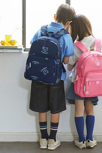 BEANPOLE KIDS [시즌오프30%][26SS 5%][BEANPOLE KIDS] 폴키 그래픽 책가방  네이비 (BI61D4U13R) | 신세계V