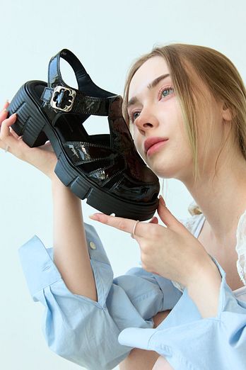 SPUR Neo Bit Cow Leather Flatform Sandal 플랫폼 샌들 6cm -VS9091 (2color) | 신세계V