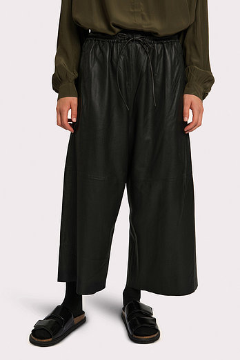 YVES SALOMON [공식] 이브살로몬 램스킨 팬츠 | 신세계V