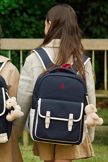 BEANPOLE KIDS [시즌오프30%][26SS 5%][BEANPOLE KIDS] 시그니처 플랩 책가방  네이비 (BI61D4U01R) | 신세계V